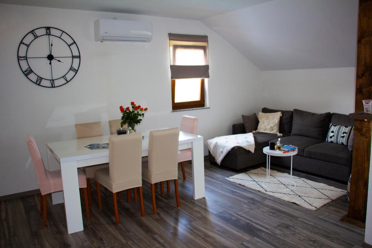 Timeless Appartement Gospić Buitenkant foto
